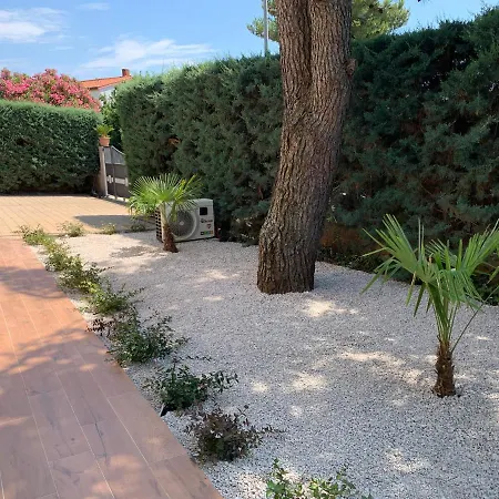 Krk-4 Bedrooms, 4 Bathrooms With Heated Pool And Jacuzzi, 150m From The Sea *