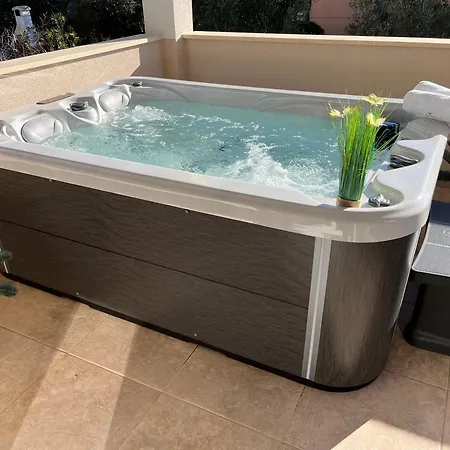 Krk-4 Bedrooms, 4 Bathrooms With Heated Pool And Jacuzzi, 150m From The Sea * Krk Town